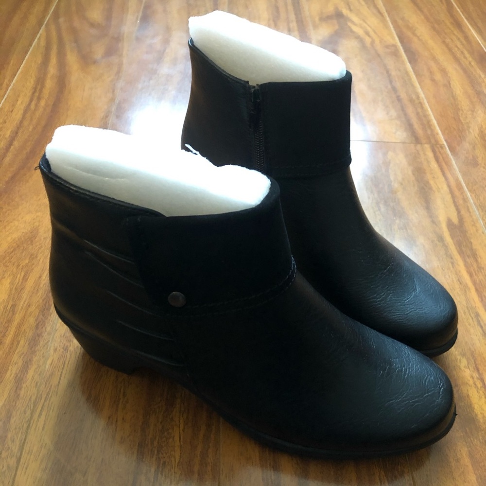 Easy Street Comfort Wave Booties